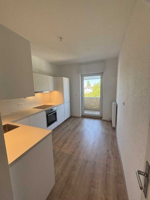 Stilvolle 3-Zimmer-Wohnung nach Kernsanierung mit Balkon und Einbauküche in Bessungen