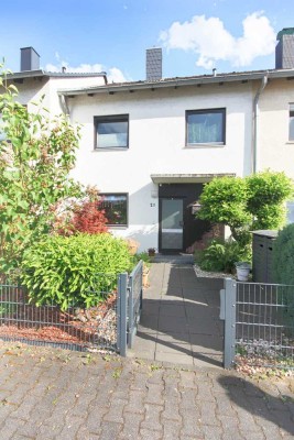 Teilsaniertes RMH mit Ausbaupotential und Garage in begehrter Wohnlage von Maintal