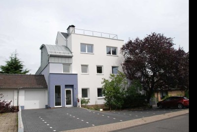 Schöne Wohnung mit Balkon u. Gartenmitbenutzung in ruhiger Lage in Bergisch Gladbach-Moitzfeld