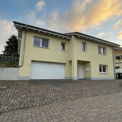 NEUWERTIGES FREIST. EFH MIT DO-GARAGE UND FERNSICHT! NEWER FREEST. HOUSE WITH DOUBLE GARAGE AND VIEW