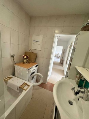 Große, helle Wohnung mit Balkon, schöner Aussicht und Einbauküche – Besichtigung nach Vereinbarung
