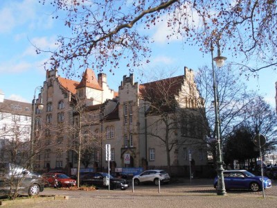 Schicke 3-Raum-Maisonette-Wohnung mit Loggia im alten Landesstadtarchiv sucht Sie!