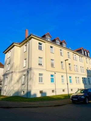 ruhige Lage I 2-Zimmer-Wohnung I Tageslichtbad mit Wanne I Balkon I Einbauküche
