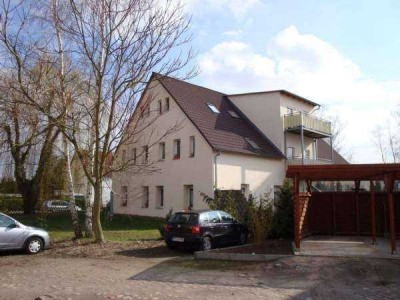 Im Angebot -Hübsche 3-Raum-Dachwohnung mit Balkon in Sandersdorf zu 82 qm zu vermieten - ruhige Lage