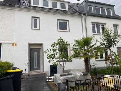 Modernisiertes Reihenmittelhaus mit Charme – ruhig gelegen in Düsseldorf-Bilk