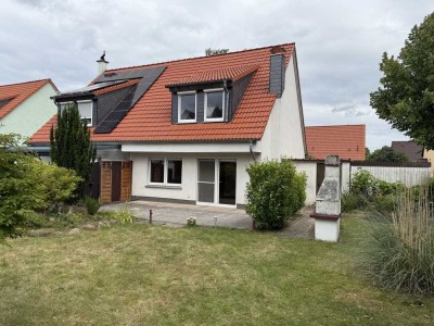 Sie suchen ein neues Zuhause - Doppelhaushälfte mit Garage in Barleben zu verkaufen