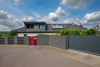 Ruhige Eleganz trifft Natur: ca. 260 m² Wohngenuss mit Rheinblick in begehrter Lage von Unkel