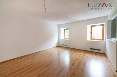 Hall: Charmante 3 Zimmer Wohnung