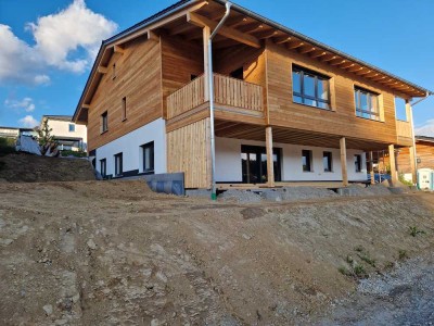 Erstbezug: Exclusive 5-Zimmer-Wohnung mit Carport und Garten in Bischofsmais