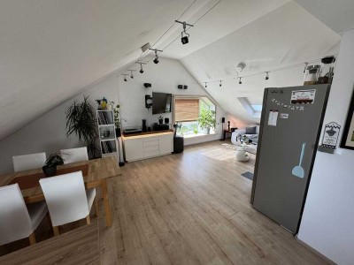 Wunderschöne 3,5 Zimmer DG-Wohnung auf 74qm Grundfläche