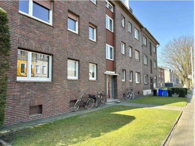 Geschmackvolle 2-Zimmer-Hochparterre-Wohnung mit gehobener Innenausstattung mit EBK in Krefeld