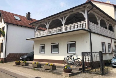 Helle 3-Zimmer-Obergeschosswohnung mit Tageslichtbad in Rohrbach