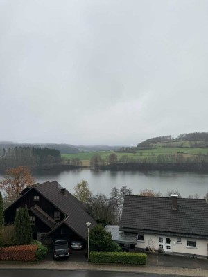 Schöne 3-Zimmer-Wohnung mit Balkon in Meinerzhagen/mit Seeblick/Kaminofen