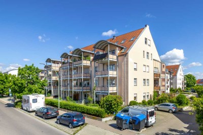 NEU am Markt: FREIE 2 ZKB-Erdgeschosswohnung mit Garten, Badsanierung in 2019 und TG-Stellplatz
