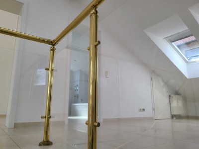 GENIALE  2  ZIMMER  DG WOHNUNG MIT EBK GARAGE UND BALKON - MM EISENBURG