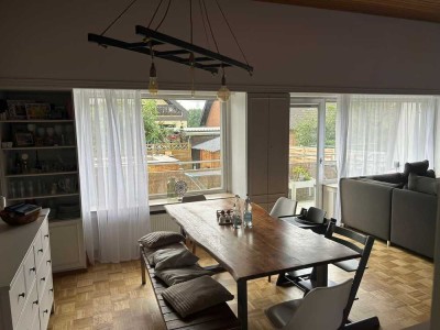 freistehendes Einfamilienhaus, Privatweg, großer Garten, 6 Zimmer