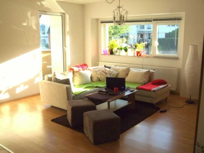 Attraktive, gut geschnittene, helle 3-Zi.-Whg. mit kleinem Balkon