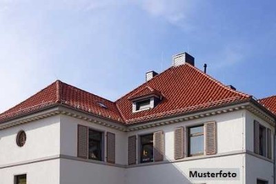 2 Mehrfamilienhäuser mit Garten