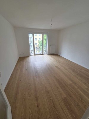 Erstbezug nach Renovierung, geh. Innenausstattung mit Balkon in München Maxvorstadt