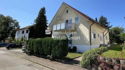 Zweifamilienhaus mit zusätzl. Einliegerwohnung im Keller