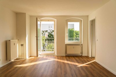 Rarität am Helmholtzplatz: helles und absolut ruhiges City-Apartment mit Balkon + DG-Rohling