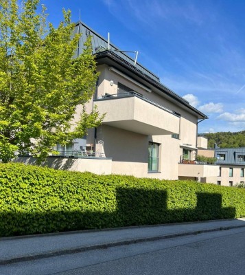 Attraktive 4-Zimmer-Wohnung mit Balkon und Einbauküche im Zentrum von Mattsee