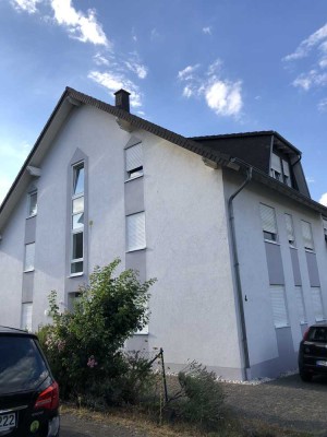 Gepflegte 3-Zimmer-Dachgeschosswohnung mit Einbauküche in Bonn