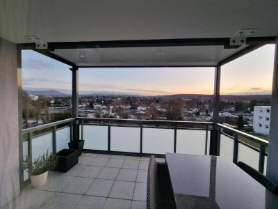 Großzügige 4 Zimmer Wohnung mit Balkon, 2 Keller, Garage und Weitsicht in Kirchheim unter Teck