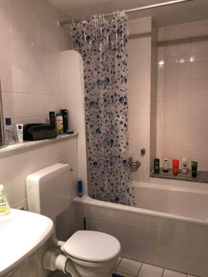 Gemütliche, gut geschnittene Wohnung in Brühl mit Wannenbad und Balkon - von privat - vollmöbliert!!