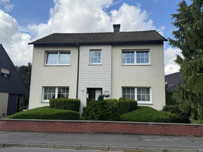 Ein Haus viele Möglichkeiten! Charmantes Zweifamilienhaus mit viel Potential auf großem Grunds