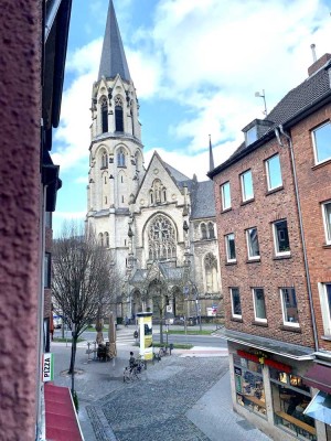 Elegante Wohnung mit weitreichendem Blick in der Pontstraße, eine Minute zur Bushaltestelle