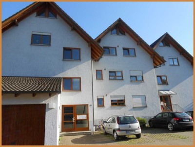 3-Zimmerwohnung - komplett renoviert - mit Terrasse, zentrale Lage in Offenburg, frei ab 01.10.25