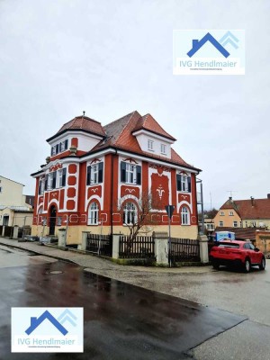 Exklusive, modernisierte 4.-Zi.-Wohnung mit Altbauflair