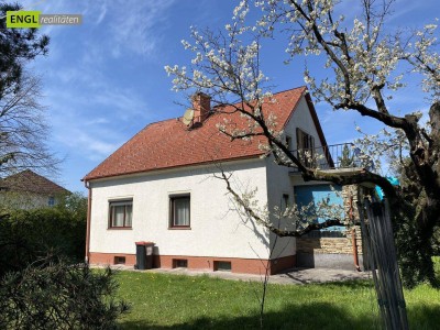 Baugrund mit älterem Haus in zentraler aber ruhiger Lage ca. 750m²