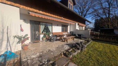 Helle 3-Zimmer Terrassenwohnung in Finsing mit Garten und Garage