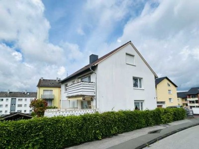 Günstige Gelegenheit! Attraktives 2 Familienhaus mit 2 Garagen!