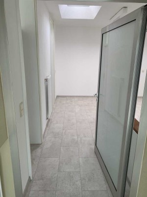Charmante 3 Zimmer Wohnung auf zwei Ebenen, frisch renoviert
