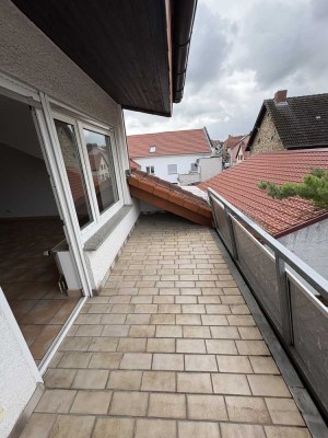 Helle grosse Dachwohnung im historischen Gau Algesheim