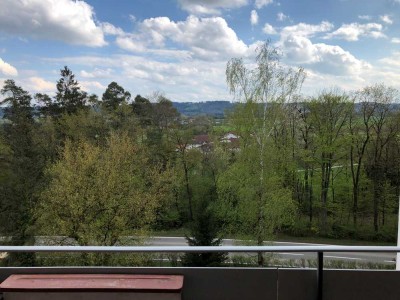 Gepflegte 3-Zimmer-Wohnung mit Balkon und Einbauküche in Waldkraiburg