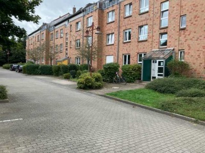 3-Raum Erdgeschosswohnung mit Balkon und Badewanne