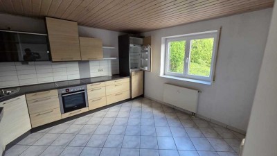 Ansprechende und gepflegte 2,5-Zimmer-Erdgeschosswohnung mit Balkon und EBK in Elztal- Dallau