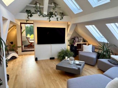 Traumhafte DG-Wohnung mit Blick über Stuttgart – vollmöbliert & modern, E-Ladebox, Sauna, Klima, PV