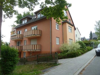 Ruhige gepflegte 2-Zimmer-Wohnung mit Balkon und EBK in Hof in sehr ruhiger Lage Nähe Untreusee