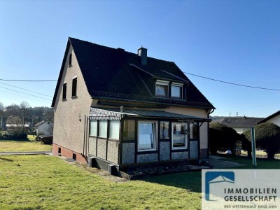 Gepflegtes Zweifamilienhaus - komplett vermietet - mit hübschem Gartengrundstück