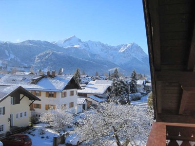 Helle, zwei Zimmer Dachgeschoß-Wohnung in Garmisch-Partenkirchen ab Januar 2024