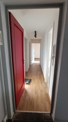 2,5 Zi Dachgeschosswohnung stadtnah mit Wohn-Essküche