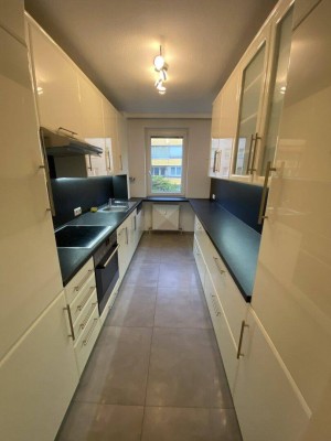 Sehr gepflegte 4 Zimmer Loggia-Wohnung in ruhiger Lage des 4. Bezirks inkl. Garagenplatz