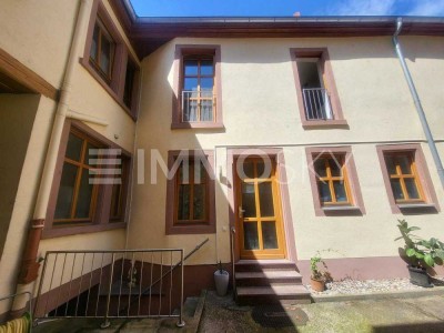 ** Kernsaniertes Mehrfamilienhaus in Top-Lage **