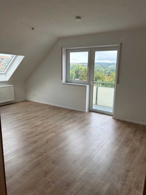 Helle 4-Zimmer Wohnung in Poppenlauer zu vermieten