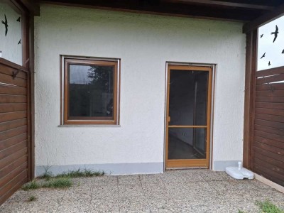 Gepflegte 2-Zimmer-Wohnung mit Terrasse und Stellplatz